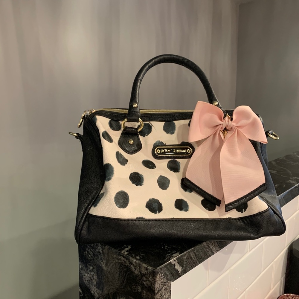 BETSY JOHNSON PURSE💗